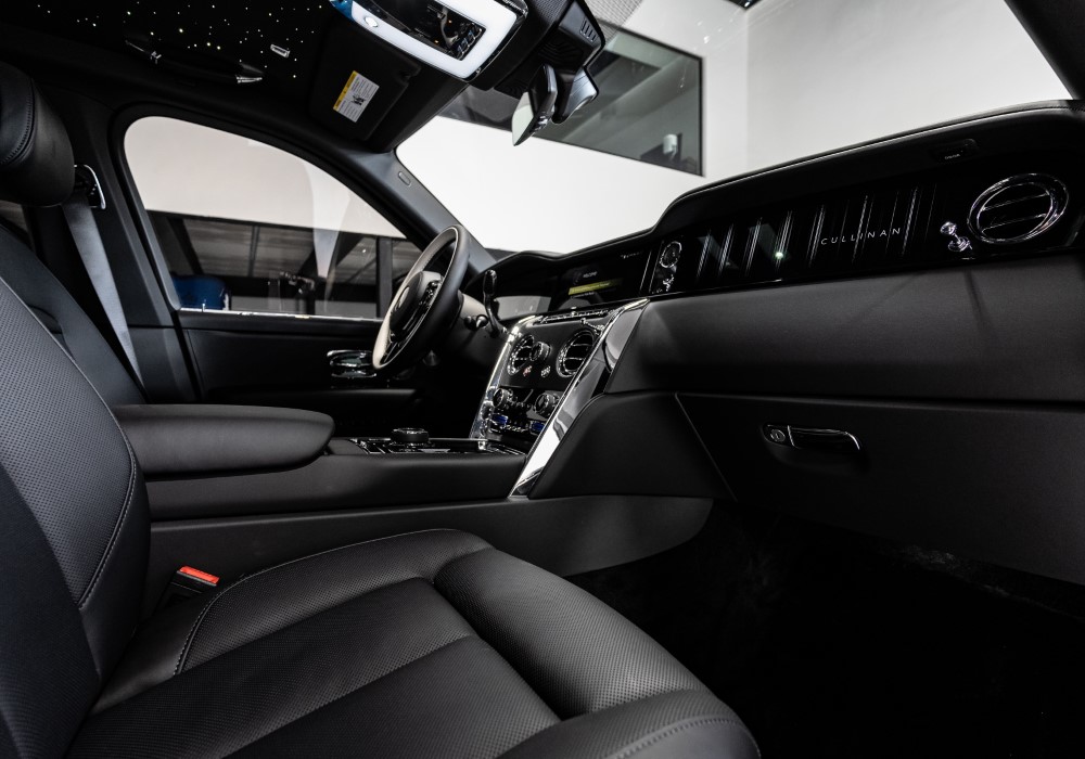 Rolls-Royce Cullinan 2025 | Mach 1 Exotics Car Rentals